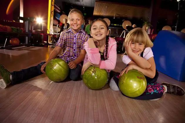 Bowl a Strike at Bowlmor and a Dollar Will be Donated to Feeding America