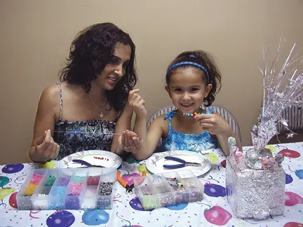 beading workshop for mom and daughter