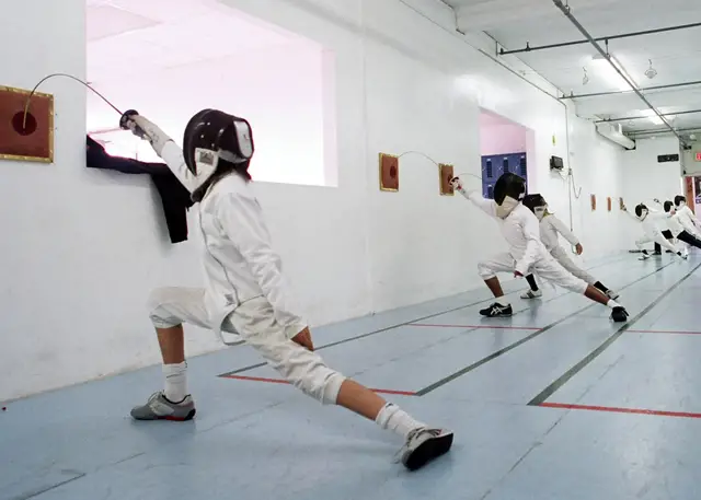 Children who fence have great focus